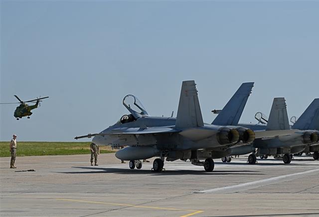 Allied Air Command | Finnish jets land in Romania for first ...